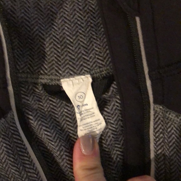 Ivivva pullover - Picture 2 of 7